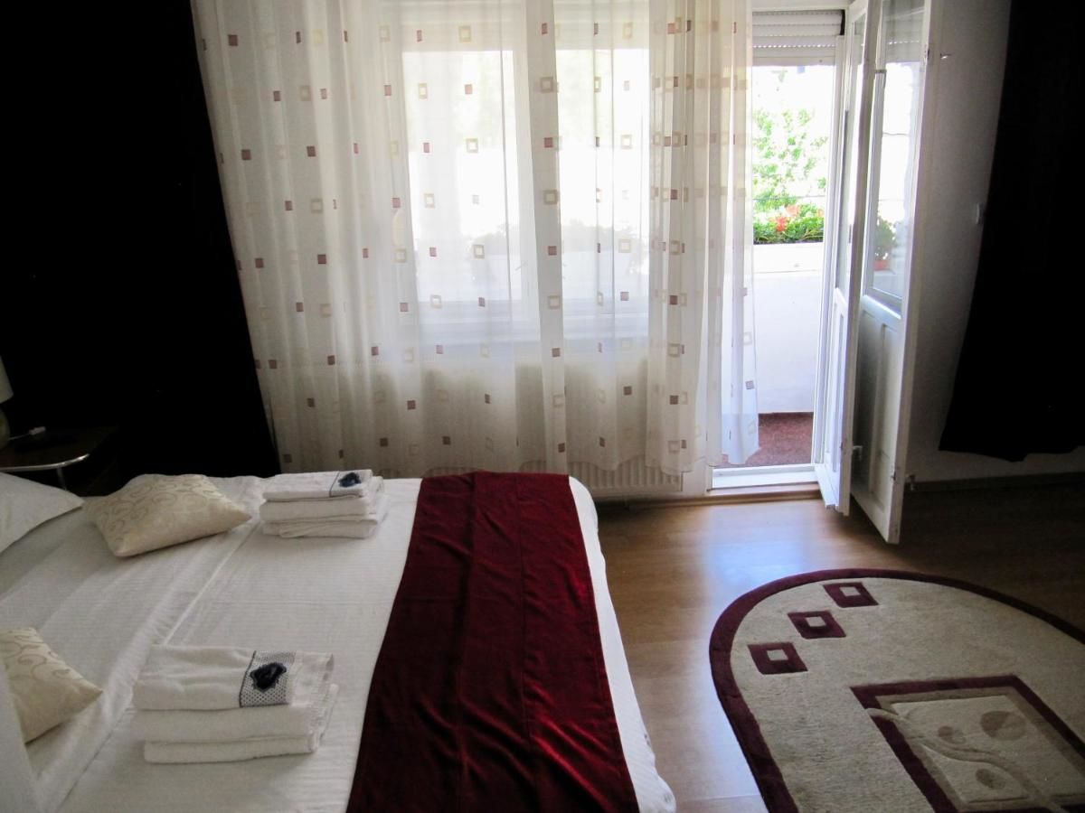 Отели типа «постель и завтрак» G.EAG - Premium Apartment Орадя-9